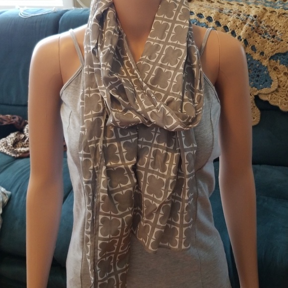Liz Claiborne Accessories - Liz Claiborne Grey white neck scarf